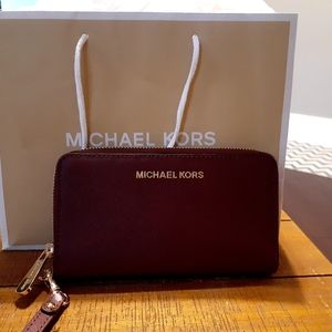 Michael kors jet set travel wristlet/ wallet